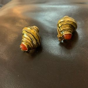 Erwin Pearl shell earrings
